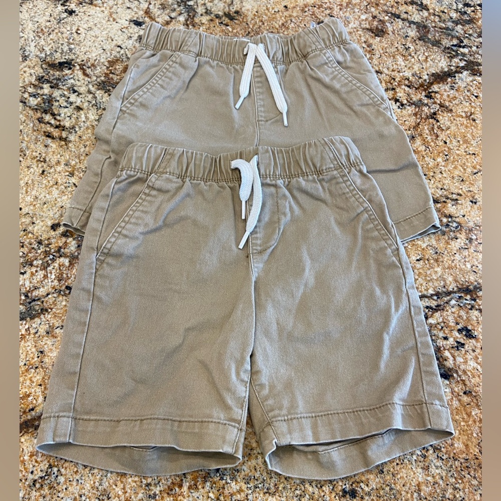 Old Navy Two Khaki School Shorts With Pockets Cotton/spandex Size XS Size 5